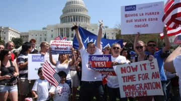 Miles de activistas se congregaron frente al Congreso para reclamar el alto a las deportaciones y una reforma migratoria  en el país, el mes pasado.