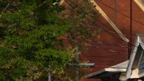 La Policía cuando salía ayer de la casa de Ariel Castro, en Cleveland, el hispano que mantenía secuestradas a Amanda Berry, Gina DeJesus y Michelle Knight.