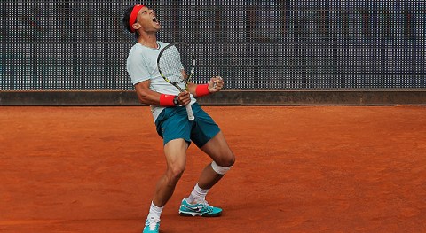 Nadal colocó casi el 80% de sus primeros servicios y recuperó algunas voleas que parecían imposibles.