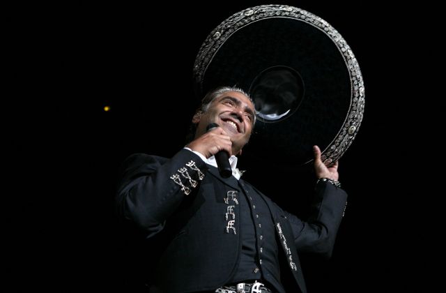 Alejandro Fernández está feliz a la espera de su nuevo disco.