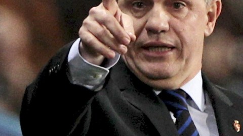 Javier 'Vasco' Aguirre, director técnico del Espanyol, que mañana podría coronar  al archirrival Barcelona.