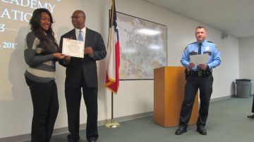 Ciudadanos fueron reconocidos por participar en un programa sobre la actividad de los Policías de Houston.