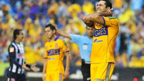 Los líderes Tigres, se despidieron del torneo ante su eterno rival.