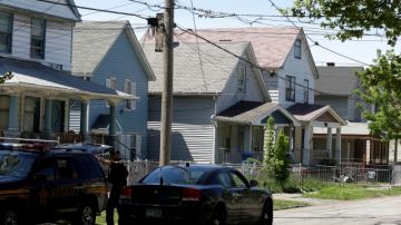 La casa en el 2207 de la Calle  Seymour en  Cleveland, Ohio, donde estuvieron cautivas 10 años las  mujeres.