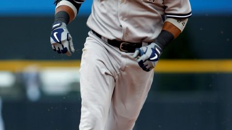Robinson Cano, de Yanquis, pegó jonrón ante Reales.