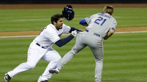 La pelea entre Quentin y Greinke (21) tuvo sus consecuencias.
