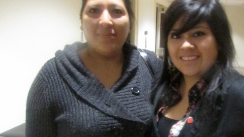 Jessica Huerta recibió una beca  gracias al trabajo que su madre realiza en los campos de fresa de California.