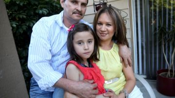 Grace Vega, su esposo Marco Villaseñor y su hija Valery esperan  ansiosamente la expansion de Medi-Cal.
