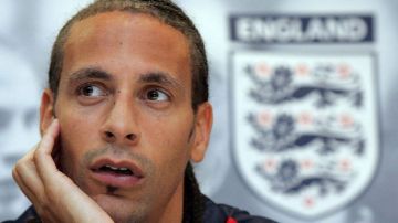 Ferdinand alega que no fue convocado a la Eurocopa por el caso de recismo de John Terry hacia su hermano.