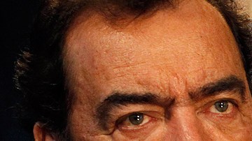 En el video "La derrota" participan las actrices África Zavala y Jessica Coch.