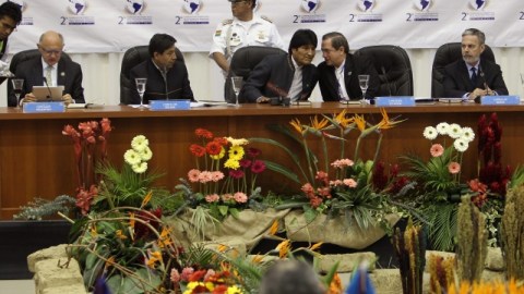 El presidente de Bolivia Evo Morales (c) que es el anfitrión, dijo que 'se necesita una OEA para los pueblos y no al servicio del imperio' .
