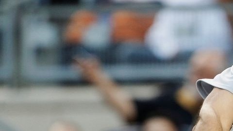El exyankee Raúl Ibañez bateó un grand slam en su regreso a Nueva York.