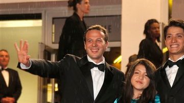 Armando Espitia, Andrea Vergara y Amat Escalante presentaron la película "Heli" esta noche de jueves en la riviera Francesa