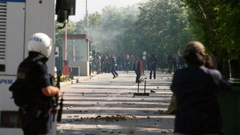 El conflicto en Siria comenzó con un levantamiento popular en marzo del 2011 y se intensificó hasta convertirse en una guerra civil.