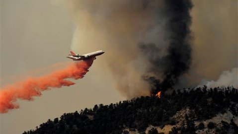 El 10 por ciento del incendio estaba controlado esta madrugada.