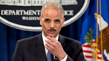 El secretario de Justicia, Eric Holder, insistió en que el espionaje a la AP se hizo ante lo que calificó como una seria filtración de seguridad.