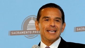 La vida de Antonio Villaraigosa, alcalde latino de Los Ángeles, ha sido plasmada en un libro infantil.