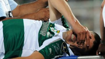 Oribe Peralta resultó lesionado en el partido ante Monterrey