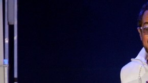 Aleks Syntek durante su concierto de aniversario en el  Auditorio Nacional en México.