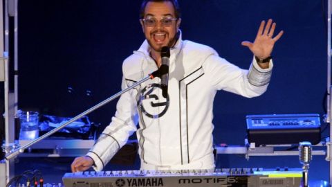 Aleks Syntek durante su concierto de aniversario en el  Auditorio Nacional en México.
