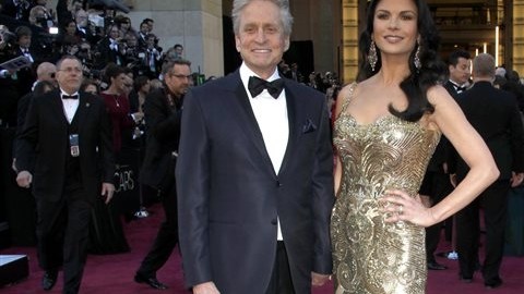 Junto con su esposo Michael Douglas, la actriz se reincorpora a su vida habitual