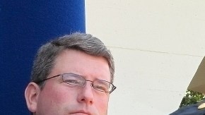 Jorge Cisneros, jefe de la policía de Huntington Park, ofreció algunos detalles sobre la captura de los tres sospechosos del robo.