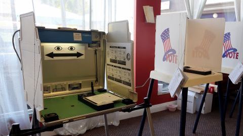 Pocos votantes ejercieron su derecho en el Distrito 1 de Los Ángeles, durante la segunda vuelta de las elecciones locales.