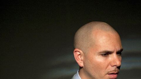 Pitbull quiere ser recordado como la voz de Bufo.
