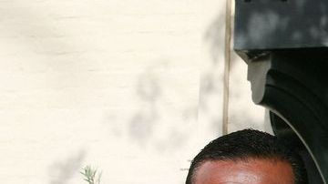 El encuentro entre Villaraigosa (izquierda) y Garcetti ocurrió esta mañana en la mansión oficial de la Ciudad, la Casa Getty.