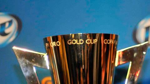 El ex jugador del Chicago Fire, Pável Pardo, acompañó al nuevo trofeo de la Copa Oro de la CONCACAF en una presentación en Cicero el pasado viernes 17 de mayo. El preciado trofeo se entregará al ganador del certamen en la gran final, que se jugará en el Soldier Field el domingo 28 de julio.