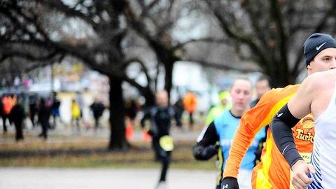 Cristian Calderón, originario de Salcajá, Guatemala, juega futbol y este año su meta es calificar para el maratón de Boston del 2014.