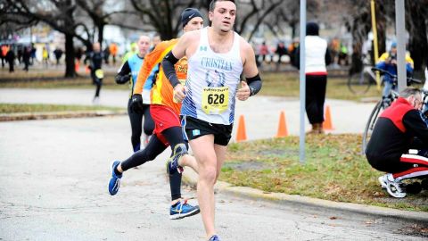Cristian Calderón, originario de Salcajá, Guatemala, juega futbol y este año su meta es calificar para el maratón de Boston del 2014.