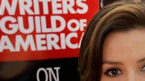 Eva longoria recibió su titulación en Estudios Chicanos