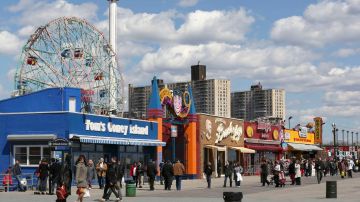 Coney Island está listo para recibir visitantes.