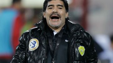 Maradona tiene interés por dirigir a los Rojinegros del Atlas
