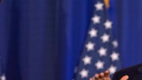 Obama recordó a todos y cada uno de aquellos que dieron su vida por Estados Unidos, a quienes calificó de "héroes", en su alocución semanal, en vísperas del Día de los Caídos.