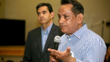 4/27/13---LOS ANGELES----Gil Cedillo (R) and Jose Gardea participate in the council district 1 debate at the Highland Park Recreation Center in Los Angeles. The debate was held in Spanish to help the community understand how the candidates intend to address the challenges affecting the Northeast Los Angeles area. (Photo by Aurelia Ventura/La Opinion)
