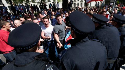 La ultraderecha se manifiesta en la capital inglesa contra la comunidad musulmana.