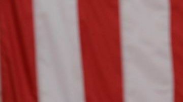 "Más de 60,000 estadounidenses siguen desplegados lejos de casa, en Afganistán, arriesgando sus vidas".