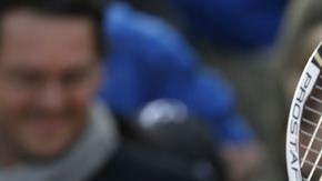 Federer avanzó sin dificultad a tercera ronda.