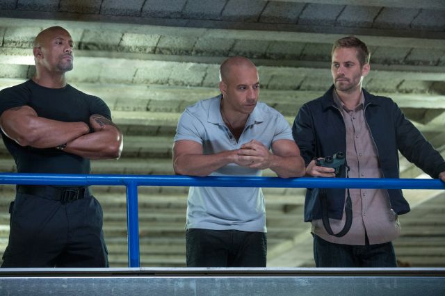 La sexta película de "Rápidos y furiosos" se desarrolla en el extranjero, lo que creó una expectativa diferente. En la foto, los actores Vin Diesel (centro), Dwayne Johnson (izquierda) y Paul Walker.