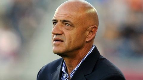 José Luis Sánchez Solá fue cesado como técnico de Chivas USA, tras los malos resultados