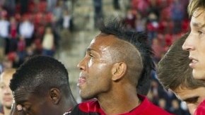 Los jugadores del RCD Mallorca al término del partido de la última jornada de Liga ante el Real Valladolid, disputado esta noche en el Iberostar Estadio de la capital balear.