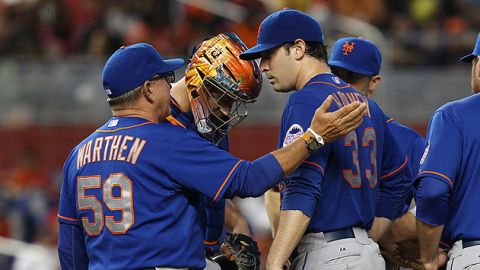 El trabajo de Marcell Ozuna y Greg Dobbs ayudó a los Marlins de Miami a derrotar a los Mets de Nueva York.