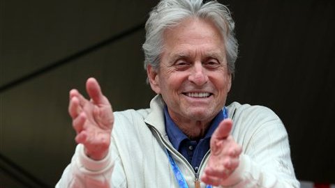 A Michael Douglas se le vió publicamente durante la carrera de Mónaco el 25 de mayo.