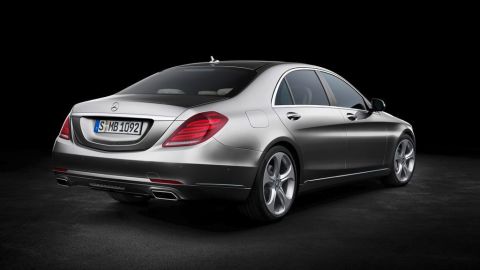 Mercedes Benz clase S, líder en lujo y comodidad.