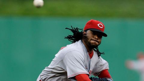 Rojos envían a Cueto a lista de lesionados