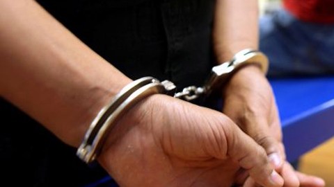 Abdulaziz Khalil confesó que aceptó sobornos para falsear los resultados de los exámenes requeridos para calificiar para la ciudadanía.