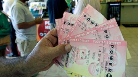 Bajo la ley de ese estado, el ganador o ganadora no pueden permanecer en el anonimato.