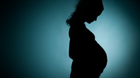 Las autoridades planean nuevas medidas contra las mujeres embarazadas que deseen dar a luz en Estados Unidos.